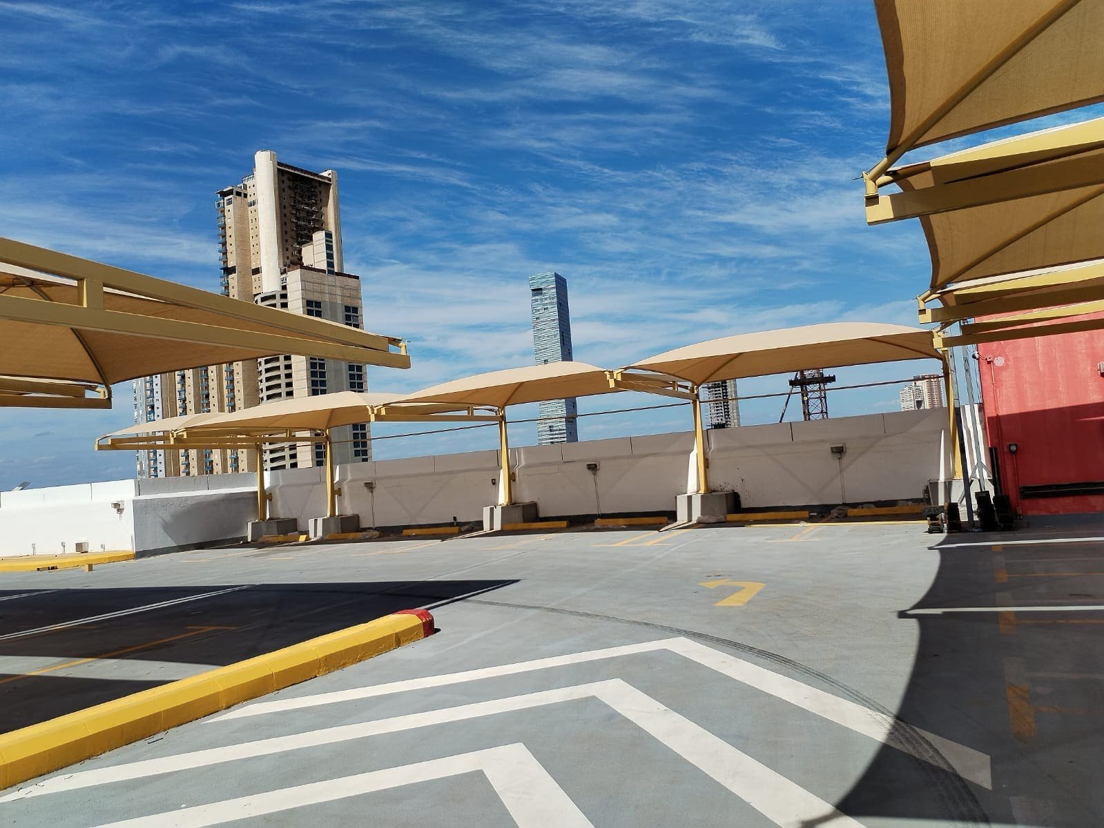 عوازل أسطح دهانات - هناجر - مظلات وسواتر في الأحساء | عزل مائي وحراري الهفوف